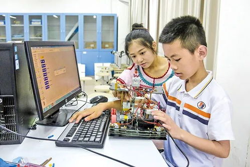 科技探索從小抓起 霞浦一中將機器人教育引入課堂